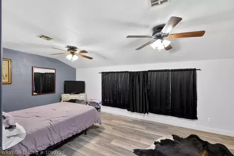 Bedroom - 37818 Springhill Rd, Howe, OK 74940 photo 4 of 8