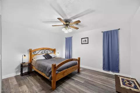 Bedroom - 37818 Springhill Rd, Howe, OK 74940 photo 7 of 8