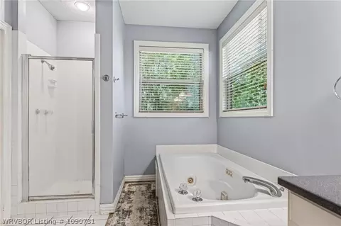 Bath - 10708 Saint Michael Ct, Fort Smith, AR 72908 photo 2 of 8