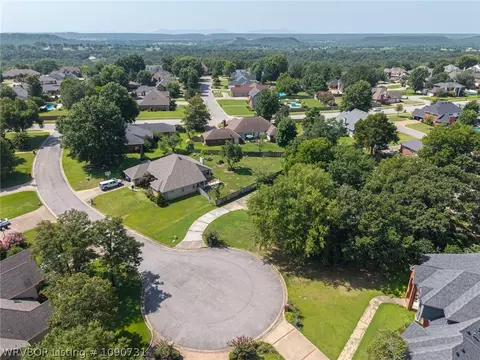 View/Area - 10708 Saint Michael Ct, Fort Smith, AR 72908 photo 3 of 4