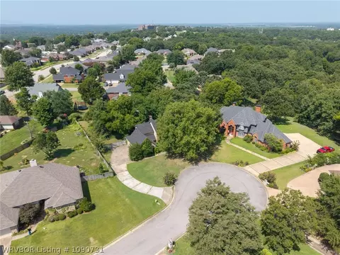 View/Area - 10708 Saint Michael Ct, Fort Smith, AR 72908 photo 2 of 4