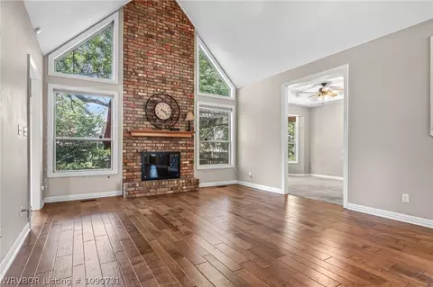 Living - 10708 Saint Michael Ct, Fort Smith, AR 72908 photo 2 of 5
