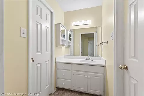 Bath - 10708 Saint Michael Ct, Fort Smith, AR 72908 photo 8 of 8