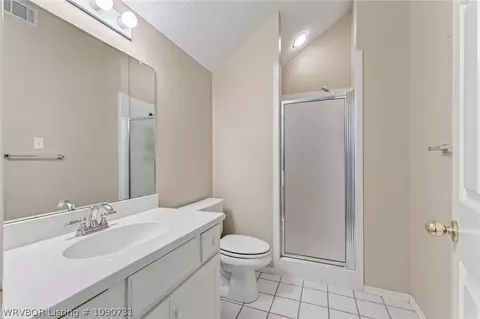 Bath - 10708 Saint Michael Ct, Fort Smith, AR 72908 photo 6 of 8