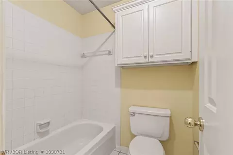 Bath - 10708 Saint Michael Ct, Fort Smith, AR 72908 photo 7 of 8