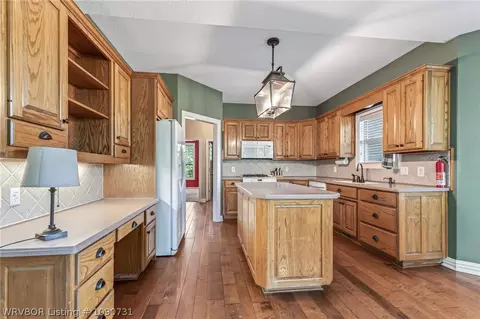 Kitchen - 10708 Saint Michael Ct, Fort Smith, AR 72908 photo 4 of 4