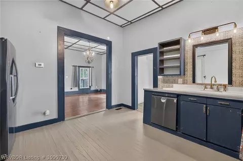 Entry Way - 1421 Hendrix St, Altus, AR 72821 photo 1 of 3