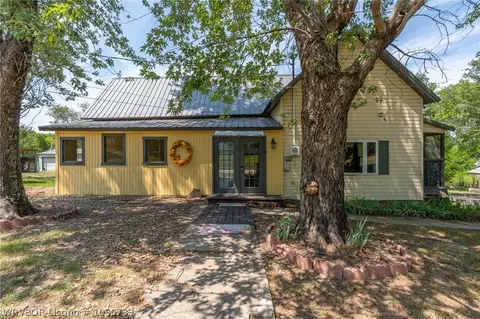 Exterior - 1421 Hendrix St, Altus, AR 72821 photo 3 of 7