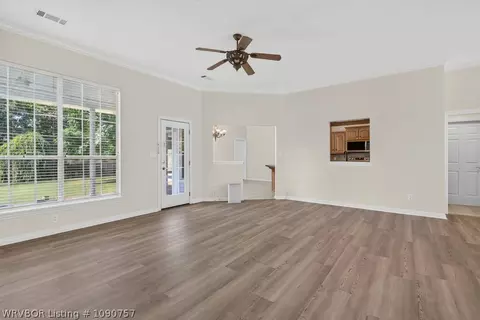 Living - 5908 Meadow Brook Dr, Fort Smith, AR 72916 photo 5 of 5