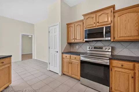 Entry Way - 5908 Meadow Brook Dr, Fort Smith, AR 72916 photo 3 of 3