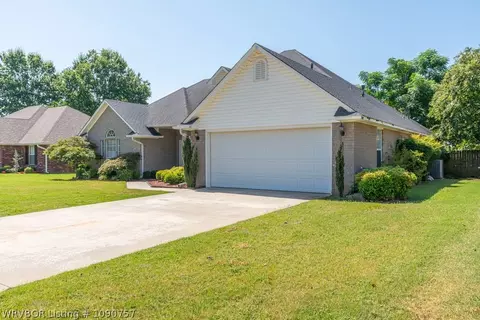 Exterior - 5908 Meadow Brook Dr, Fort Smith, AR 72916 photo 3 of 8