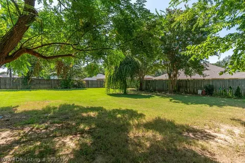 Exterior - 5908 Meadow Brook Dr, Fort Smith, AR 72916 photo 8 of 8