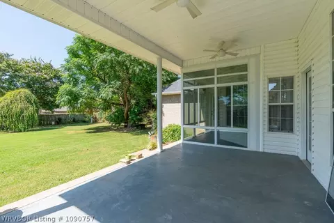 Exterior - 5908 Meadow Brook Dr, Fort Smith, AR 72916 photo 5 of 8