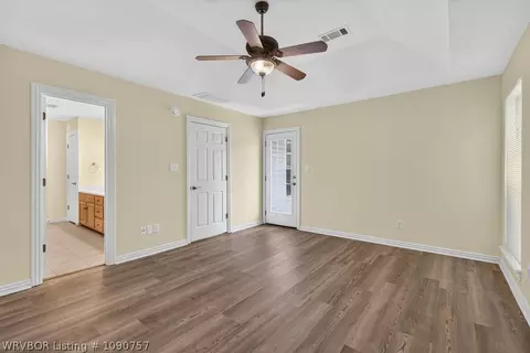 Bedroom - 5908 Meadow Brook Dr, Fort Smith, AR 72916 photo 2 of 5