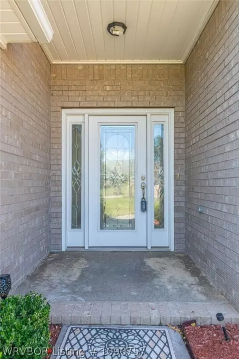 Entry Way - 5908 Meadow Brook Dr, Fort Smith, AR 72916 photo 1 of 3