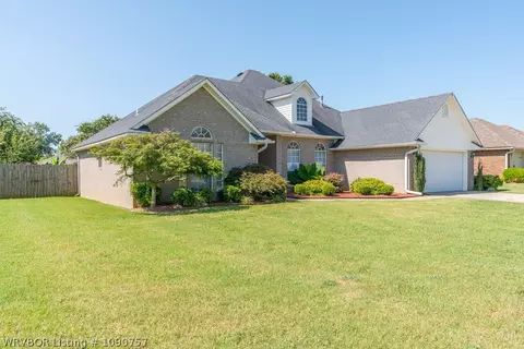 Exterior - 5908 Meadow Brook Dr, Fort Smith, AR 72916 photo 2 of 8