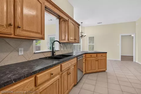 Kitchen - 5908 Meadow Brook Dr, Fort Smith, AR 72916 photo 2 of 3