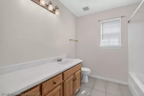 Bath - 5908 Meadow Brook Dr, Fort Smith, AR 72916 photo 3 of 3