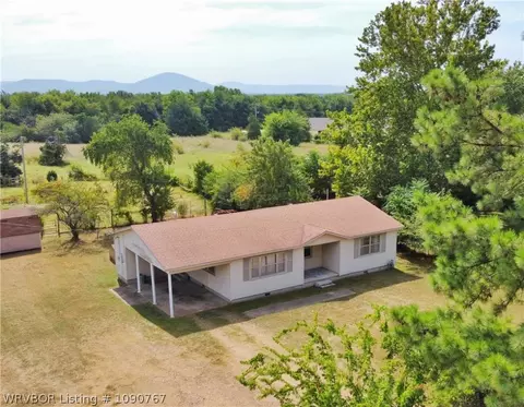 920 Tarby Rd, Poteau, OK 74953