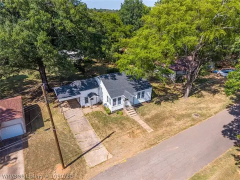 View/Area - 1019 E Main St, Paris, AR 72855 photo 1 of 2
