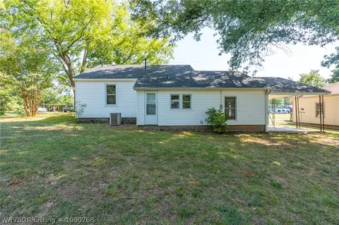 Exterior - 1019 E Main St, Paris, AR 72855 photo 4 of 7