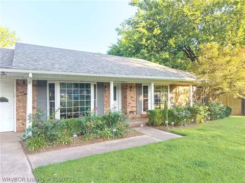 Exterior - 2636 Enid Pl, Fort Smith, AR 72901 photo 4 of 9