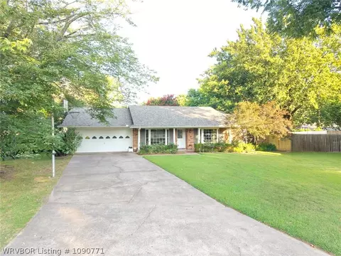 Exterior - 2636 Enid Pl, Fort Smith, AR 72901 photo 2 of 9