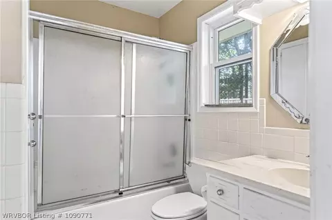 Bath - 2636 Enid Pl, Fort Smith, AR 72901 photo 3 of 5