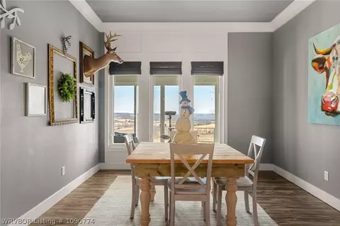 Dining - 639 Nc 1625, Compton, AR 72624 photo 3 of 3