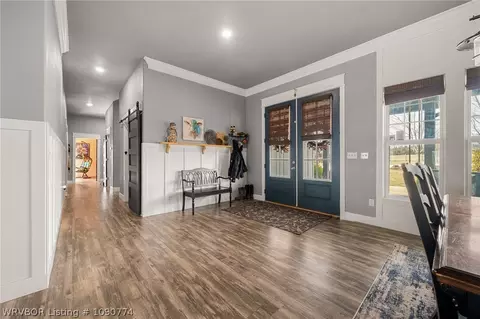 Entry Way - 639 Nc 1625, Compton, AR 72624 photo 1 of 4