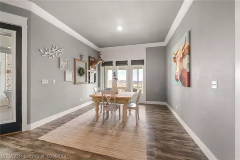 Dining - 639 Nc 1625, Compton, AR 72624 photo 2 of 3