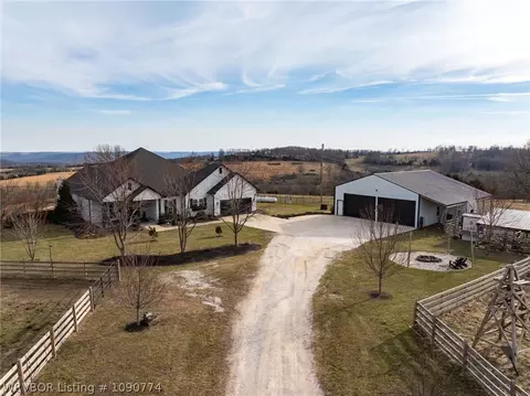 Exterior - 639 Nc 1625, Compton, AR 72624 photo 4 of 24