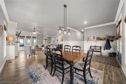 Dining - 639 Nc 1625, Compton, AR 72624 photo 1 of 3