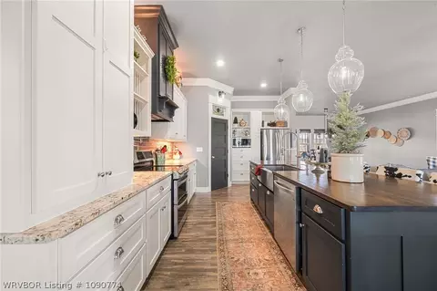 Kitchen - 639 Nc 1625, Compton, AR 72624 photo 3 of 5