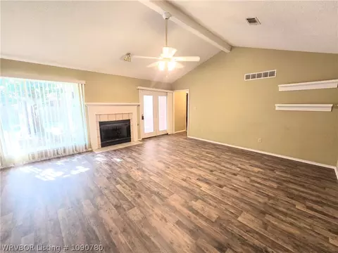 Living - 9800 Bridgeford Rd, Fort Smith, AR 72908 photo 1 of 4