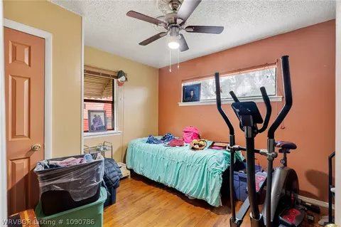 Bedroom - 839 14th St, Barling, AR 72923 photo 3 of 6