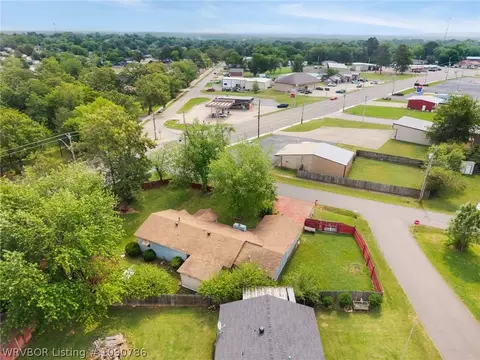 View/Area - 839 14th St, Barling, AR 72923 photo 2 of 5