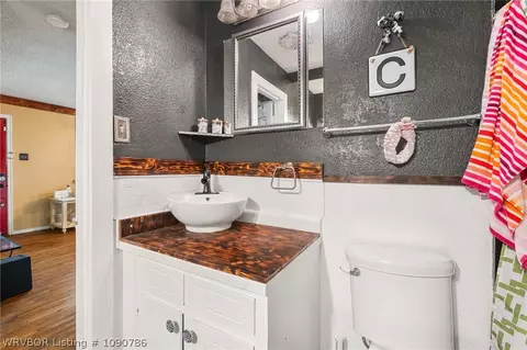 Bath - 839 14th St, Barling, AR 72923 photo 4 of 4
