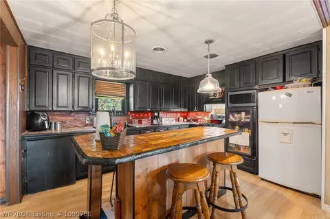 Kitchen - 839 14th St, Barling, AR 72923 photo 1 of 2