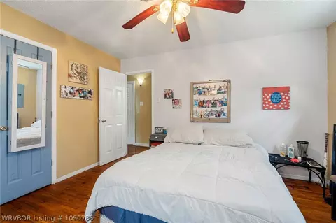 Bedroom - 839 14th St, Barling, AR 72923 photo 5 of 6