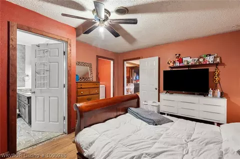 Bedroom - 839 14th St, Barling, AR 72923 photo 2 of 6