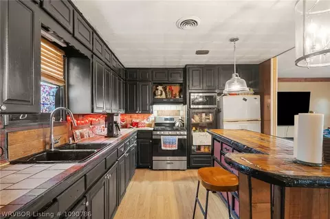 Kitchen - 839 14th St, Barling, AR 72923 photo 2 of 2