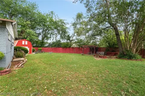 Exterior - 839 14th St, Barling, AR 72923 photo 6 of 9