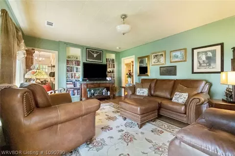 Living - 4419 Kinkead Ave, Fort Smith, AR 72903 photo 3 of 3