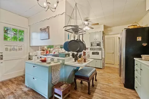 Kitchen - 4419 Kinkead Ave, Fort Smith, AR 72903 photo 3 of 3
