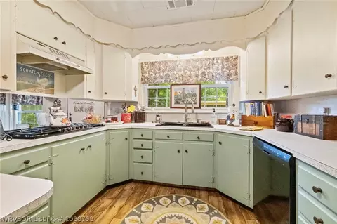 Kitchen - 4419 Kinkead Ave, Fort Smith, AR 72903 photo 2 of 3