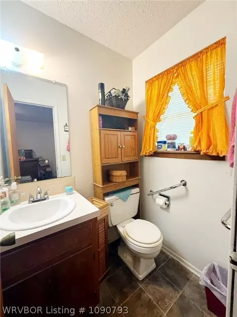 Bath - 22 E Interstate Cir, Sallisaw, OK 74955 photo 2 of 2