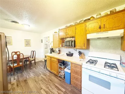 Kitchen - 22 E Interstate Cir, Sallisaw, OK 74955 photo 3 of 4