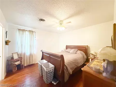 Bedroom - 22 E Interstate Cir, Sallisaw, OK 74955 photo 1 of 4