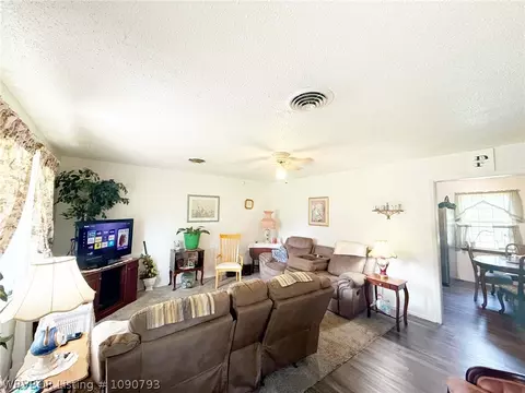 Living - 22 E Interstate Cir, Sallisaw, OK 74955 photo 2 of 4